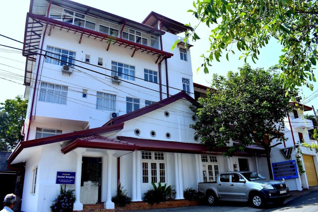 Smile Hub Kandy -Youth Hostel- Exterior photo